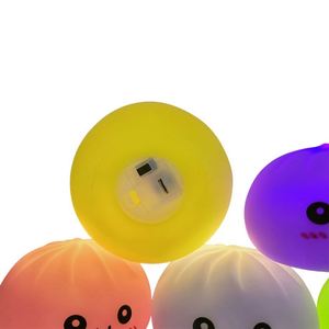 Disponible: Pelota Antiestrés de Vinilo Luminosa con Forma de Comida Realista, Estilo TikTok, para Aliviar el Estrés y Divertirse, para Niños de 4 a 6 Años, Unisex - Product Image 3