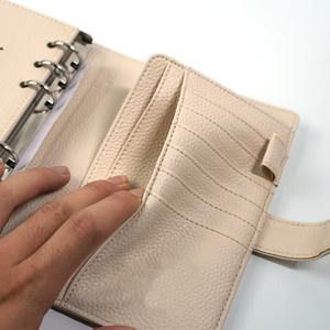 Carpeta de cuero con textura Litchi para ahorrar dinero, cartera A6 de hojas sueltas personalizadas al por mayor, planificador con sobres en efectivo - Product Image 6
