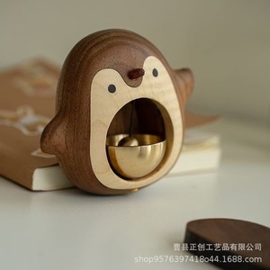 Timbre de puerta de pingüino de madera maciza, colgante decorativo, campana de entrada magnética, diseño minimalista, fácil instalación, para colgar en la puerta principal - Product Image 4