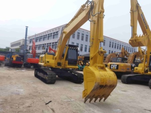 Excavatrice sur chenilles Komatsu Pc220-8 d'occasion, 22 tonnes, d'origine japonaise, avec godet de 1 m, 1000 heures, à vendre - Product Image 2