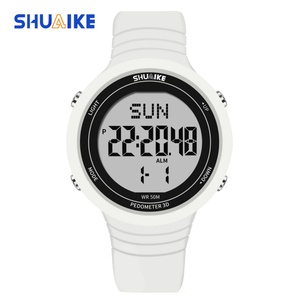 Nouvelle montre numérique de luxe pour hommes, résistante à l'eau, chronomètre, design lumineux dans le noir avec des thèmes sportifs et de dessins animés - Product Image 3