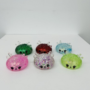 Entrepôt USA Noël Kawaii Renne Bao Bun Dumpling Squishy Pailleté Rempli de Maltose à Remontée Lente à Presser avec Cornes - Product Image 5