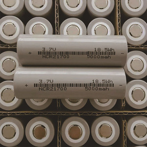 Batteria NCR21700 4800mAh 3.6V ad Alta Capacità, Cella Batteria Tesla, Batterie Ricaricabili agli Ioni di Litio Cilindriche 4800mAh 5000mAh - Product Image 1
