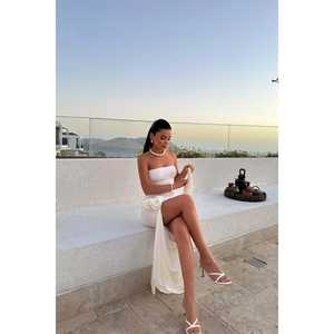 Robe de soirée blanche en crochet avec détails roses, col rond, silhouette de robe de bal, longueur au sol, robe de bal à sequins - Product Image 6