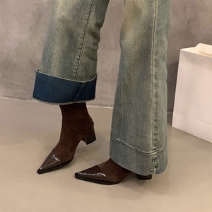 <span class=keywords><strong>Botines</strong></span> <span class=keywords><strong>de</strong></span> Tacón Grueso con <span class=keywords><strong>Punta</strong></span> en Pico, Nueva Colección 2026, Venta al Por Mayor, <span class=keywords><strong>Botines</strong></span> Cortos <span class=keywords><strong>de</strong></span> Mujer en Gamuza, Tejido y Charol - Product Image 3