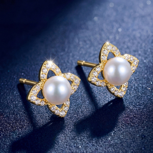 Boucles d'oreilles clous en argent S925 plaqué or 18 carats avec fleur en CZ et perle rose, bijoux élégants et luxueux pour femmes - Product Image 3