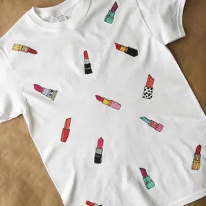 Camiseta con diseño de pintalabios para mujer, blusa informal de nuevo diseño