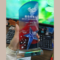 Plaque de récompense en verre cristal en forme d'étoile pentagramme colorée avec techniques d'impression UV, trophée en cristal personnalisé