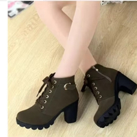 Bottines à talons épais pour femmes, talons hauts noirs, à lacets, boucle en métal, augmentant la hauteur, style Martin, confortables et douces