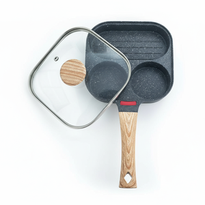 Sartén para Huevos de Aleación de Aluminio Cuadrada con Cuatro Orificios Compatible con Inducción y Mango de Madera, Capacidad de 1-2L para el Desayuno - Product Image 1