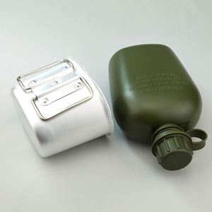 Muestra gratuita de equipo de camping para exteriores, botella de agua estadounidense con funda, kit de cantimplora de 3 piezas con funda, taza de acero inoxidable - Product Image 3