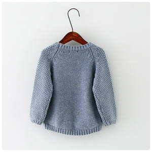 Suéter Navideño de Lana Hecho a Mano para Niños, Cuello Redondo, Económico y de Alta Calidad - Product Image 3