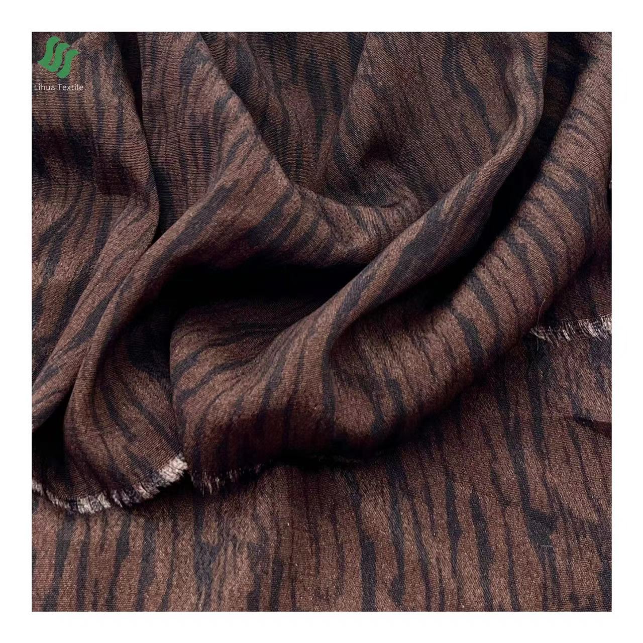 2025 New Design Crepe 100% Viscose Digital Stripe Print Chiffon Fabric for Garment