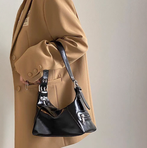 Sac à bandoulière noir brillant en PU, sac à main sous le bras, pochette zippée à sangle unique pour les voyages quotidiens - Product Image 4