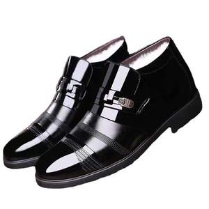Nouvelles Chaussures Habillées Pointues en Cuir Montantes pour Hommes, Style Business, avec Doublure Chaude en <span class=keywords><strong>Velours</strong></span> et Coton pour l'Hiver - Product Image 1