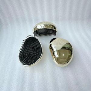 Mini brosse à <span class=keywords><strong>cheveux</strong></span> pour enfants en ABS personnalisé antistatique Démêlant pour bébé avec épingles en nylon et coussin pour <span class=keywords><strong>cheveux</strong></span> <span class=keywords><strong>bouclés</strong></span> - Product Image 3