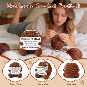 Peluche de Mini Balón de Fútbol Tejido a Crochet, Reafirmante y Reconfortante, Perfecto para Aficionados al Fútbol de Todos los Géneros y un Gran Regalo para las Fiestas - Product Image 4