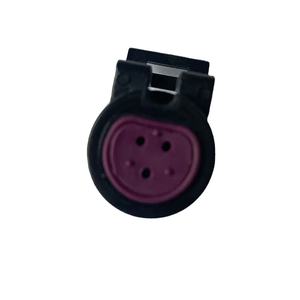 Connecteur femelle étanche automobile en cuivre série 150 Metri-Pack à 3 broches pour raccordements de câbles Modèle 12065287 - Product Image 1