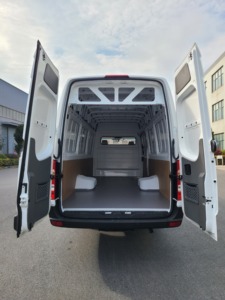 Camión furgoneta diésel de 7,5 metros, caja de carga personalizada para logística y mercancías congeladas - Product Image 4