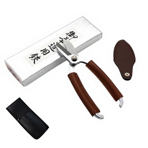 Sakagen Gekado Yuhua Road Shear, sécateur floral japonais importé pour l'utilisation en jardinage et en fleuriste, manche en cuir marron/argenté - Product Image 1