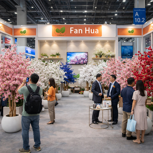 شجرة كرز اصطناعية بيضاء كبيرة في وعاء للديكور الداخلي في الفنادق والمنازل - Product Image 3