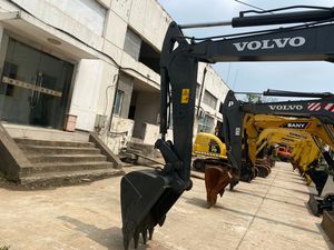 Excavatrice sur chenilles Volvo EC60D d'occasion bien entretenue, excavatrice légère de 6 tonnes pour travaux de terrassement et petits travaux de drainage - Product Image 4