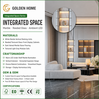 Integrierter Wohn- und Essbereich |   Weiße Holz-LED-Regale |   Gerilltes Glas-Display |   Dunkel geädertes Holzparkett |   Modulares Sofa |