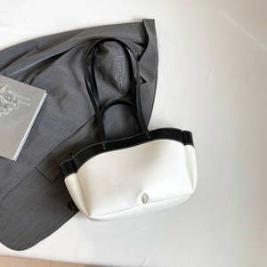 Nouveau sac à main en PU de haute qualité pour femmes, grande capacité, sac fourre-tout tendance et simple - Product Image 2