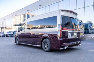 Condizioni di aggiornamento per Toyota Hiace: Sedili aeronautici, pavimento antiscivolo, tende elettriche, luce a cupola multicolore - Product Image 3