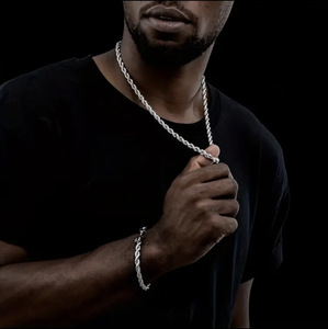 Kalung Pria Spiral Laris Manis TikTok 2026, Lapis Emas 18K, Rantai Baja Anti Karat Terpilin, Tren Hip Hop, Kristal - Product Image 2