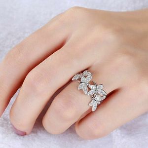 Anello Floreale a Forma di Libellula e Farfalla per Donne, Gioiello Scintillante di Lusso per Dito Indice - Product Image 5