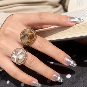 Bague de cocktail en résine avec incrustation de coquillages, bijou tendance unisexe, cadeau pour femmes et hommes - Product Image 4