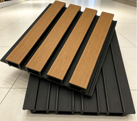 Revêtement mural moderne en WPC co-extrudé par le fabricant, imperméable, ignifuge, composite bois-plastique, panneau mural extérieur pour villa, extérieur