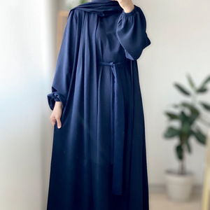 Abito Musulmano da Donna con Foulard in Stile Tradizionale Turco e di Dubai a Tinta Unita - Product Image 2