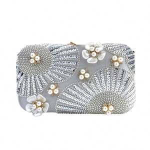 Bolso de estilo árabe con caligrafía, bolso de mano acrílico con caligrafía árabe, bolso de mano con incrustaciones de nácar. - Product Image 4