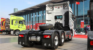 Camión Tractor Diésel Faw Usado >450hp 11-20T Conducción Izquierda 6x4 para Transporte Minero Precio en África - Product Image 1