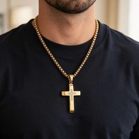 Collier avec pendentif croix en acier inoxydable poli, breloques croix incrustées de strass brillants avec chaîne en boîte, bijoux religieux pour hommes