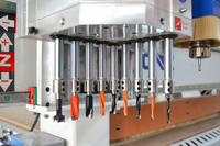 Table de chargement et déchargement automatique de haute qualité pour machine CNC de travail du bois, routeur CNC à servomoteur pour la production de meubles en série
