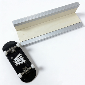 Kit complet de fingerboard noir 34 mm, fourni par l'usine, <span class=keywords><strong>avec</strong></span> grip tape professionnel <span class=keywords><strong>pour</strong></span> <span class=keywords><strong>mini</strong></span> skateboard, cadeau <span class=keywords><strong>pour</strong></span> enfant, compétition. - Product Image 5