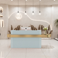 Restaurant de luxe blanc clair long réception bureau Salon d'or boutique caissier