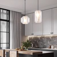 Luminaire suspendu nordique simple en onyx naturel pour petite salle à manger, éclairage design moderne et élégant pour îlot et chevet.