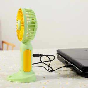 Mini ventilador portátil con forma de oso, ventilador de escritorio portátil recargable por USB con diseño plegable para uso en exteriores e interiores - Product Image 3