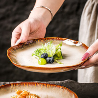 Nouvelle assiette à salade en porcelaine rétro irrégulière, durable et de haute qualité, en céramique cuite au four