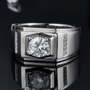 Anillo de hombre con diseño geométrico de moda de diamante de moissanita de grado D de plata esterlina S925 - Product Image 3
