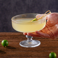 Gobelet en verre transparent de haute qualité, coupe à pied classique avec motif rayé pour les événements de mariage et les fêtes, pour servir la crème glacée