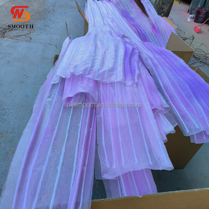 SMOOTH - Instalación de arte textil de seda con cinta de papel gigante hecha a mano para decoración de fondo de bodas - Product Image 2