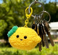 Porte-clés mignon en coton doux en forme de poupée citron pour sacs à dos et clés