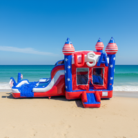 Château gonflable géant sur le thème du drapeau américain avec toboggan aquatique et piscine