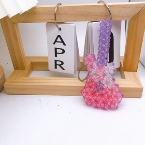 พวงกุญแจพลาสติกสำหรับเด็ก อุปกรณ์ตกแต่งกระเป๋านักเรียน ลูกปัดอะคริลิกใสทรงเหลี่ยม งานแฮนด์เมดน่ารัก รูปกีตาร์ พวงกุญแจรูปรถ สำหรับคนรักดนตรี - Product Image 2