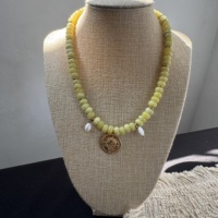 Collier en perles de pierres précieuses colorées faites à la main, avec pendentif plaqué or en pierre naturelle et perle d'eau douce, idéal pour un cadeau (vente en gros)